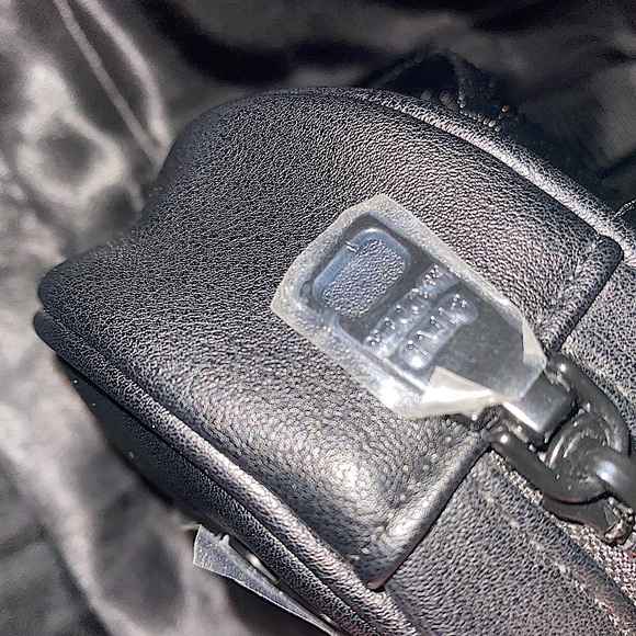 ✨Steve Madden - Women’s Semi-around Beltbag for travel w/ Logo Belt✨ NWT✨ - Picture 10 of 16